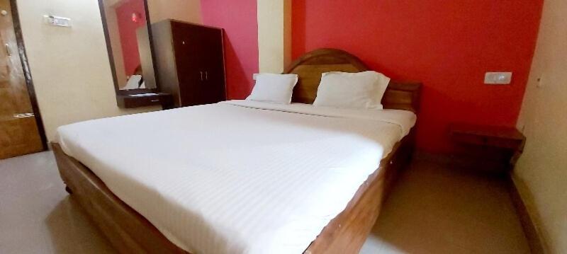 Spot On 80624 Hotel Niladri Complex Puri Kültér fotó
